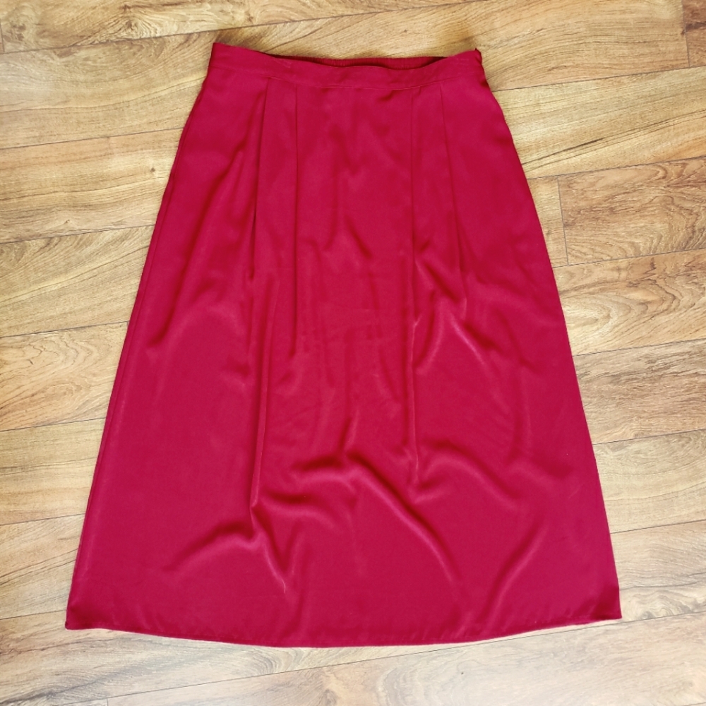 Tilley Travel Skirt, quick-dry, lightweight, red, size large, midi length